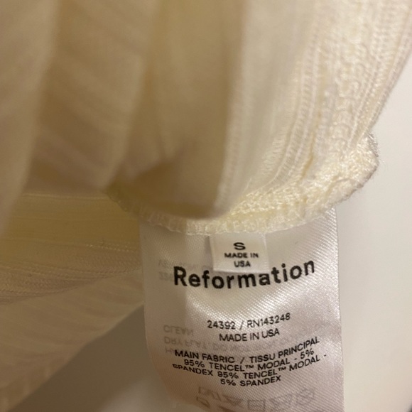 Reformation Minnie Off the Shoulder Top in Ivory - Picture 7 of 7